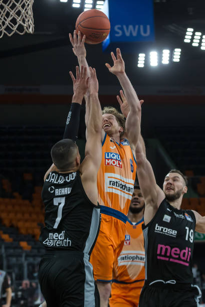 以鲜活展现 以鲜活展现