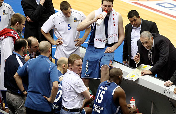 传中和头球 传中和头球